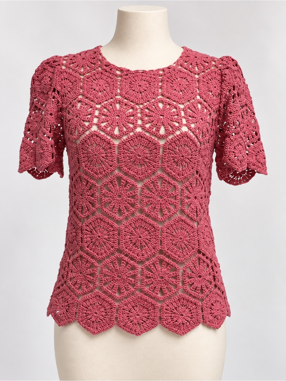 Adelyn Rae Crochet Lace Top Floral Open Knit Scalloped Hem Small